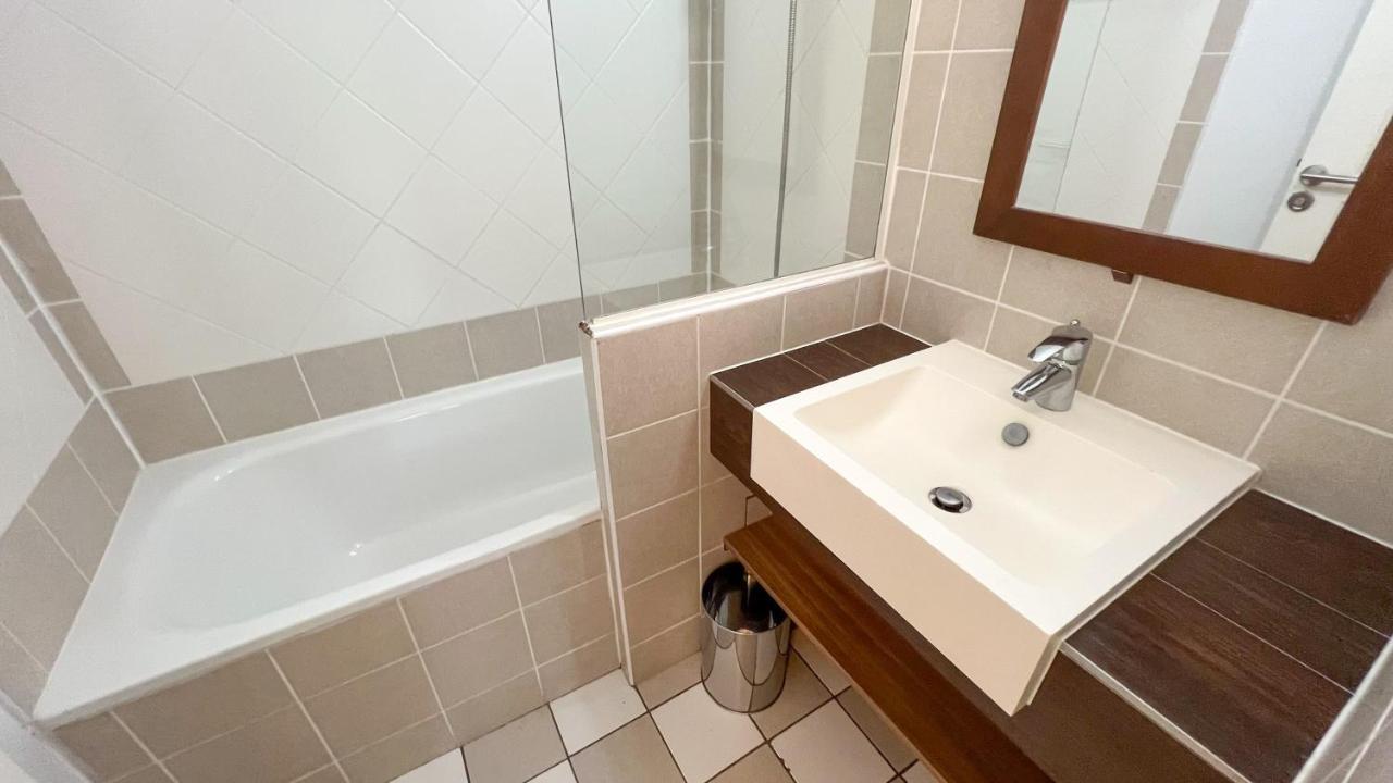 6-Person Apartment With Swimming Pool Tennis Court And Free Parking 25 Le Touquet Екстер'єр фото