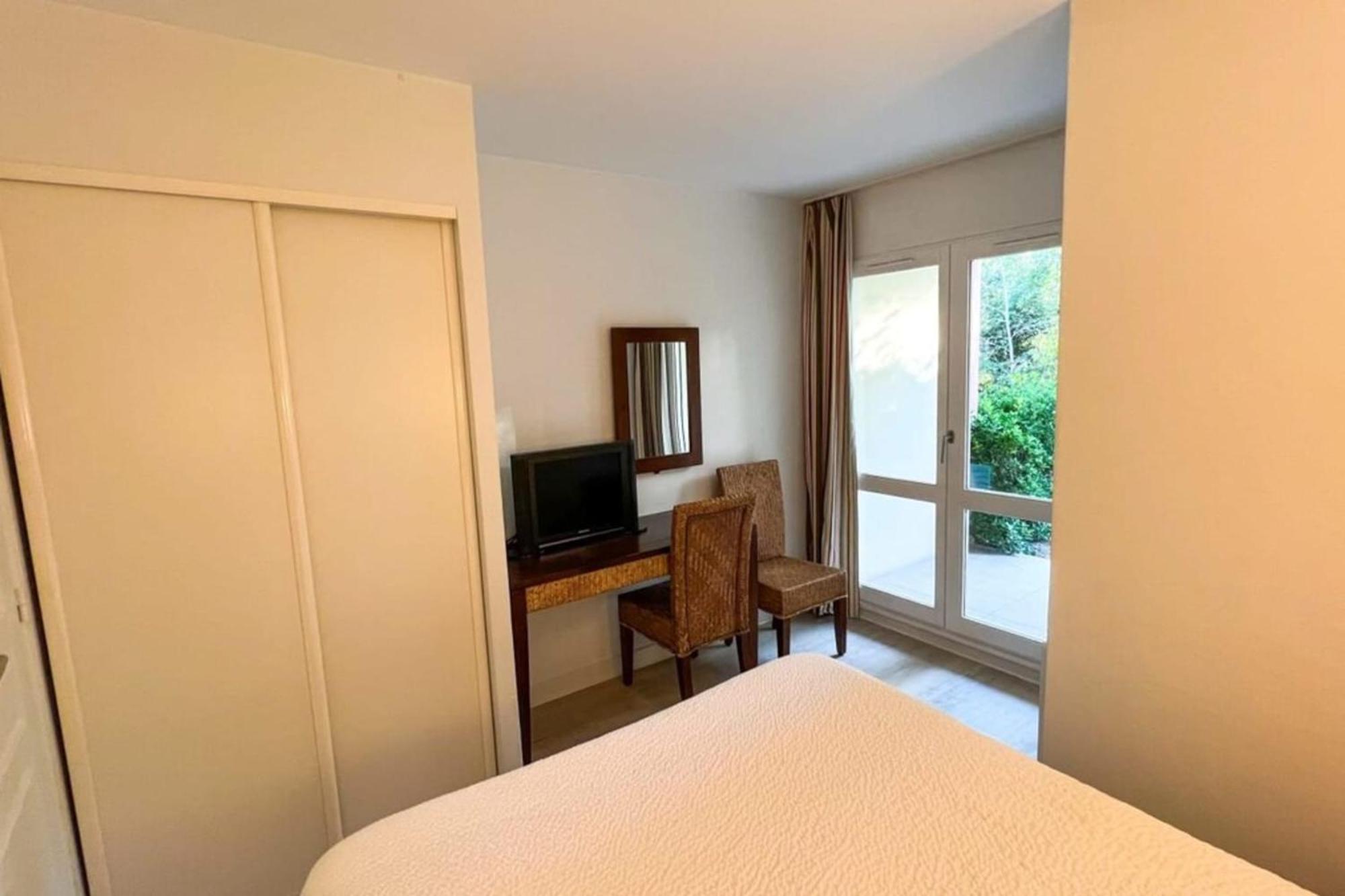 6-Person Apartment With Swimming Pool Tennis Court And Free Parking 25 Le Touquet Екстер'єр фото